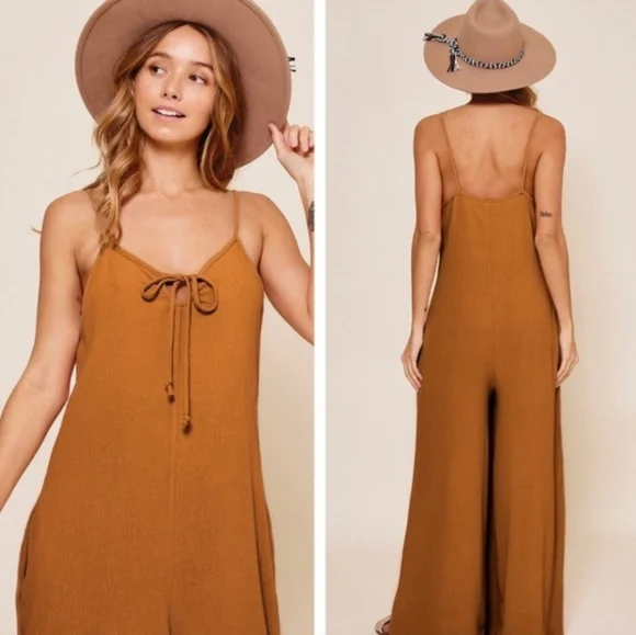 LAST ONE! NEW! CHIC & FABULOUS! Sleeveless Wide Leg Jumpsuit - Picture 3 of 3